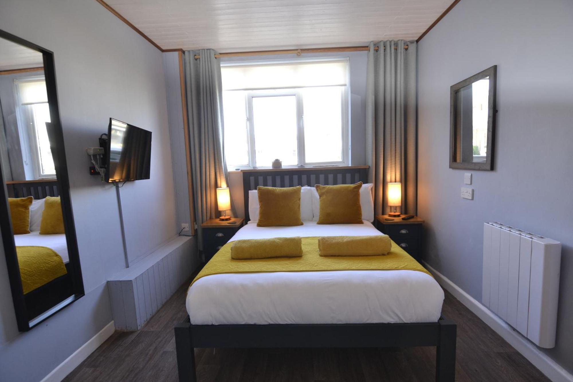 Westpoint Apartments Вест-Бэй Номер фото